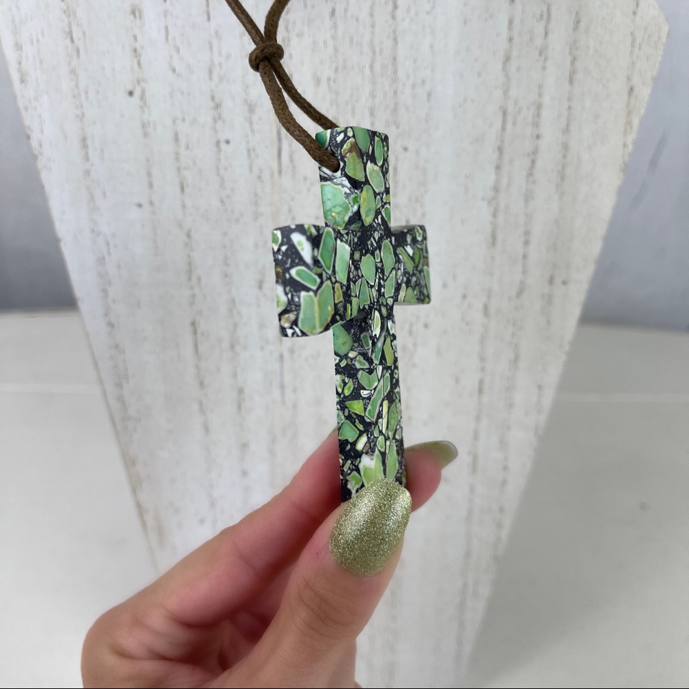 🚫SOLD🚫 VTG Y2K Green Jasper Stone Large Cross Necklace w/ Adjustable Cord - Picture 9 of 16